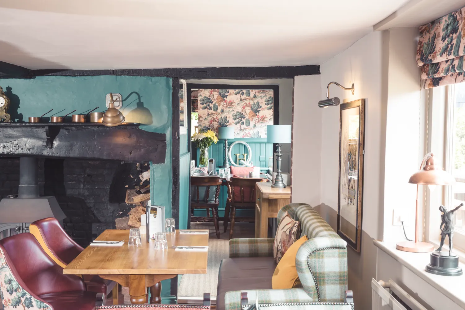 Jones AD Returns To The Queen’s Head