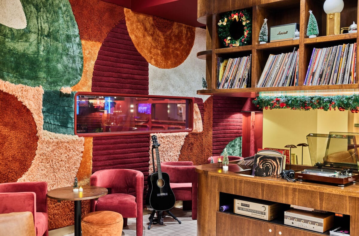 Retro lounge with guitar and record player